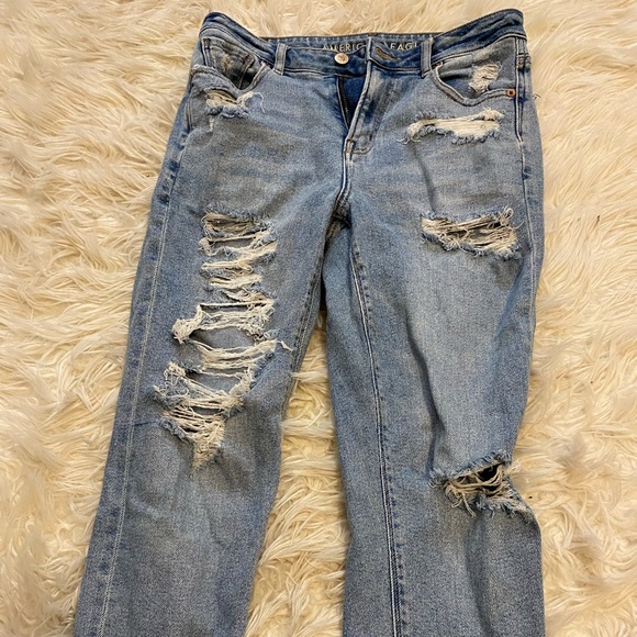 American Eagle Outfitters Denim - AMERICAN EAGLE women’s ripped jeans medium wash size 0 great condition!!